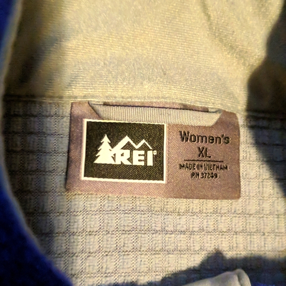 Women's purple REI fleece vest - Picture 3 of 6